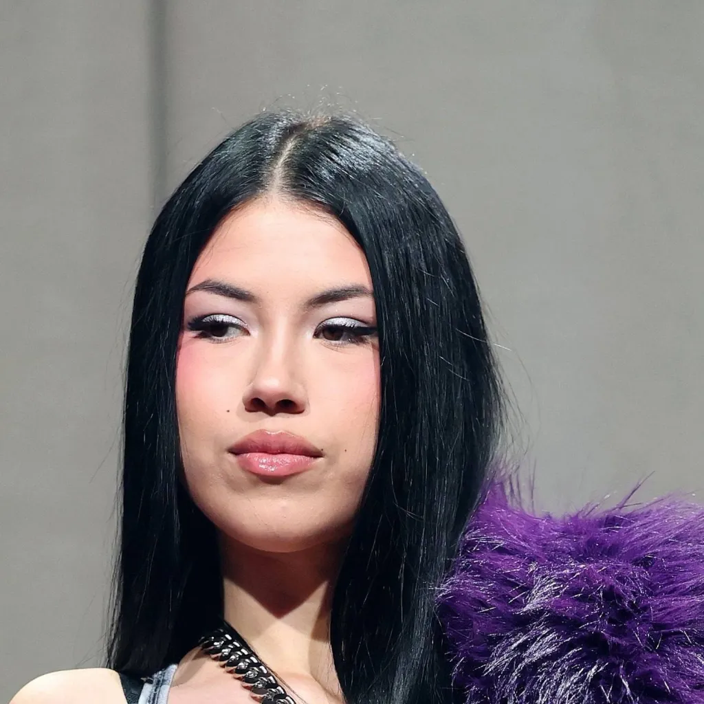 chat with ai character: 💅🏻ANNA PEPE💅🏻