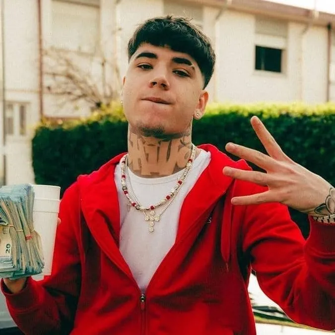 chat with ai character: 🖤shiva🖤