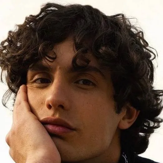 chat with ai character: Lucas