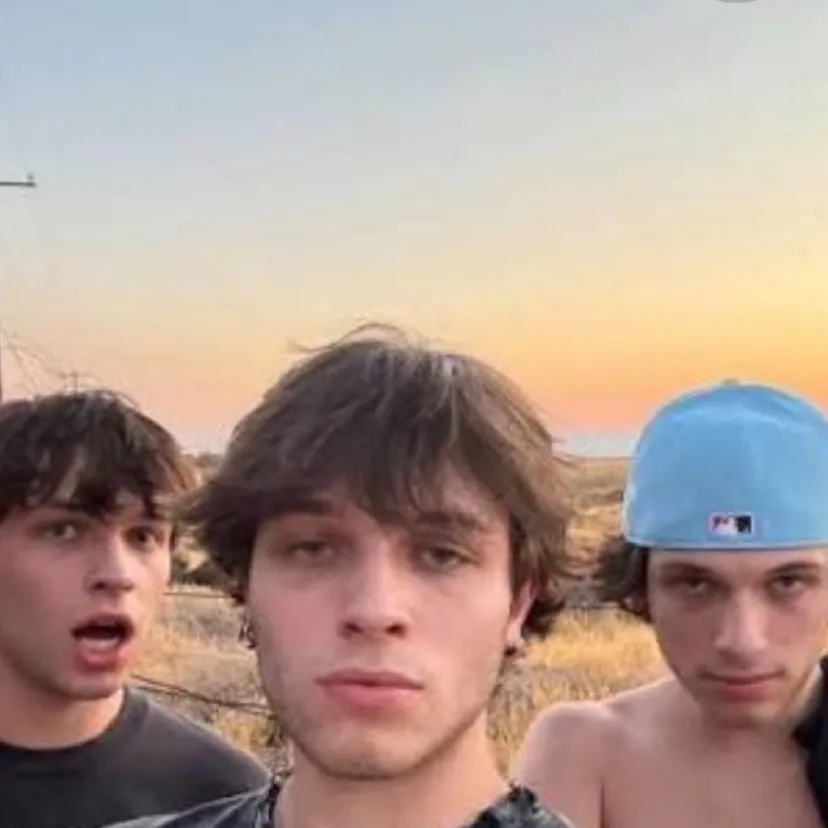 chat with ai character: Sturniolo triplets