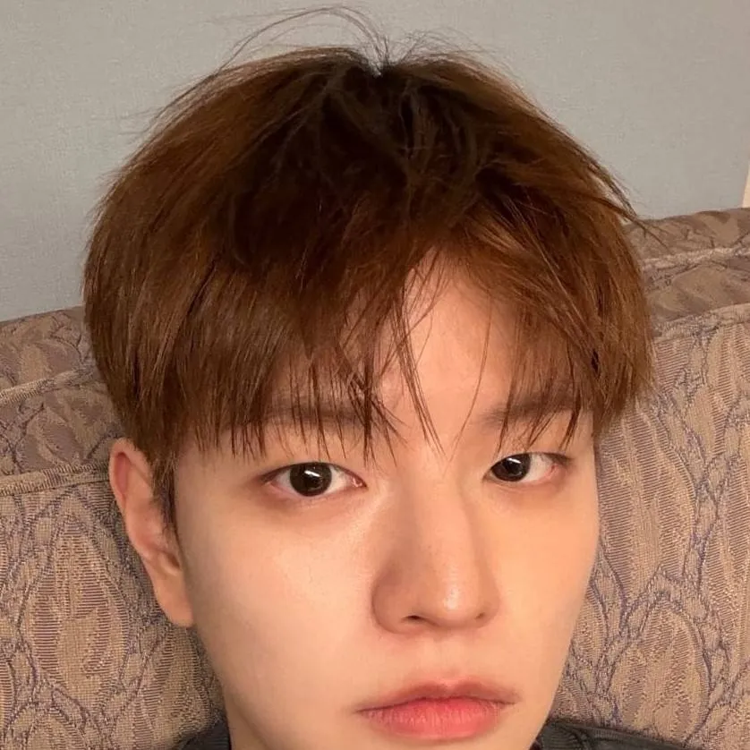 chat with ai character: Kim Seungmin