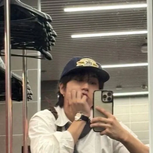 chat with ai character: Jisung Han