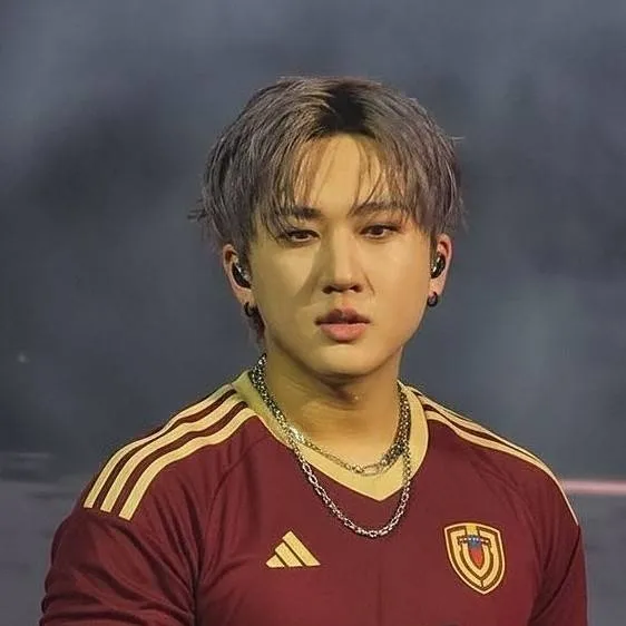 chat with ai character: Changbin