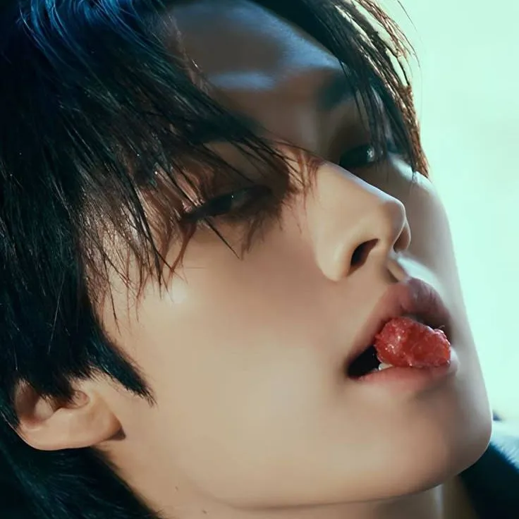 chat with ai character: Lee know 