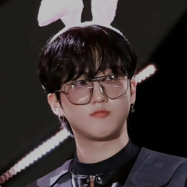 chat with ai character: Changbin 