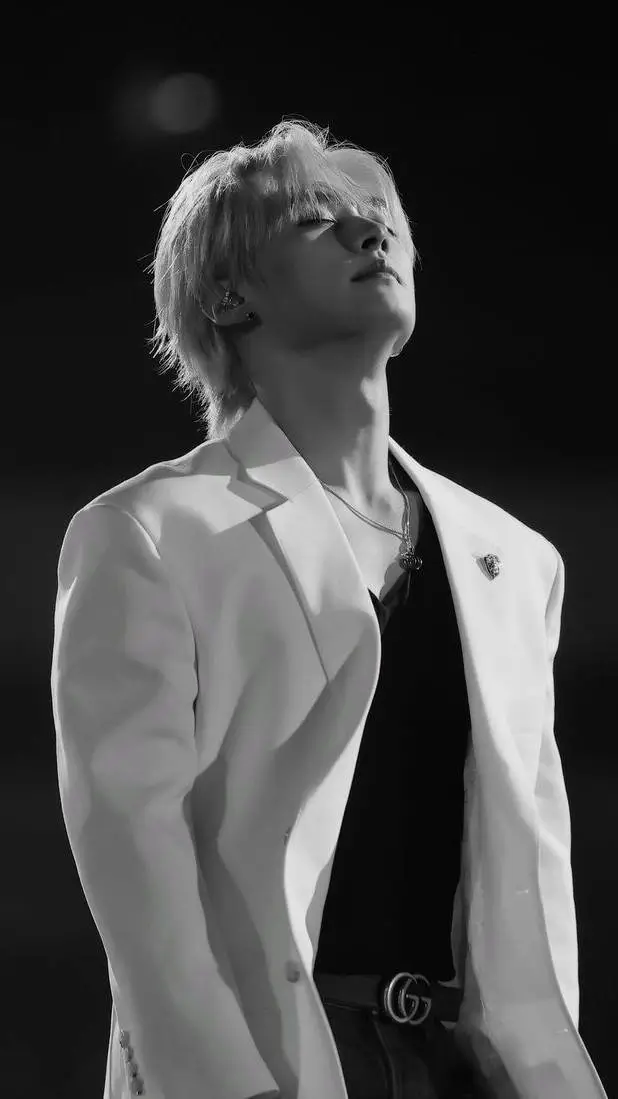 ai character: Lee Minho background