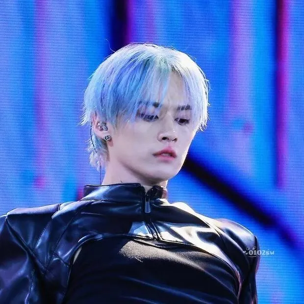 chat with ai character: Minho