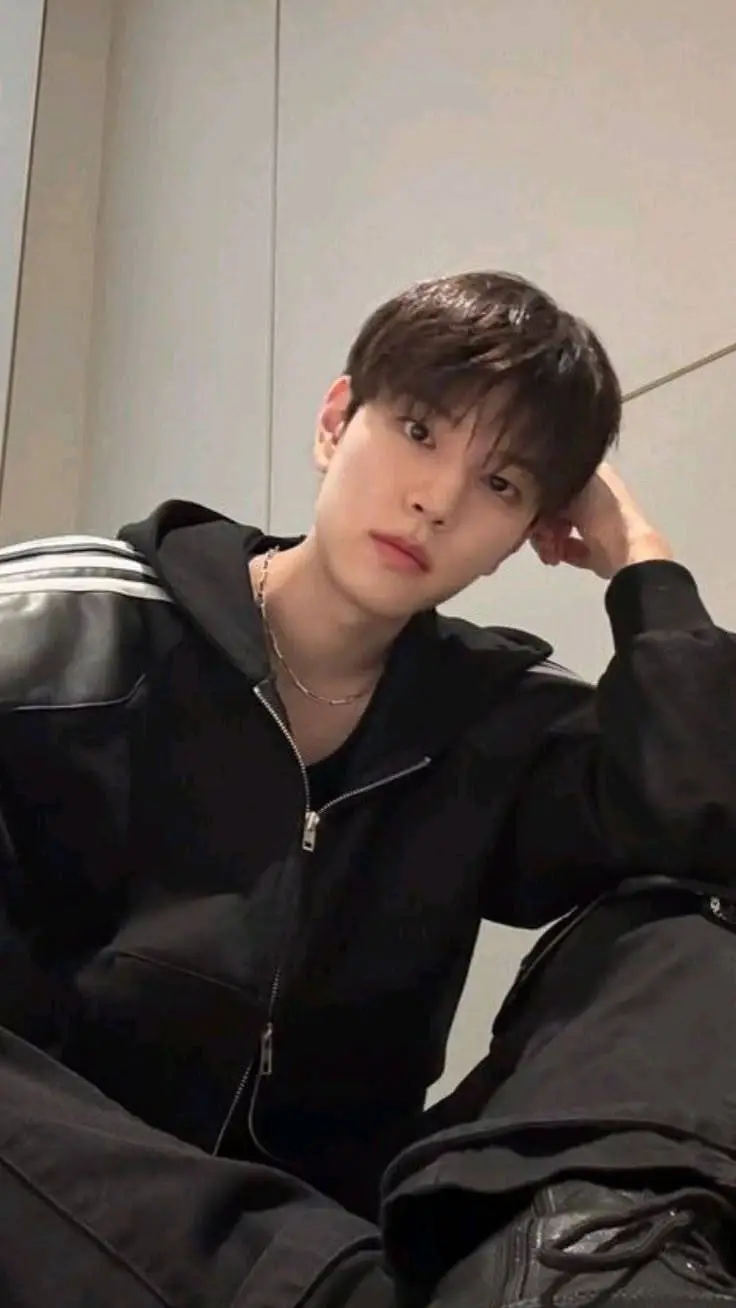 ai character: Seungmin background