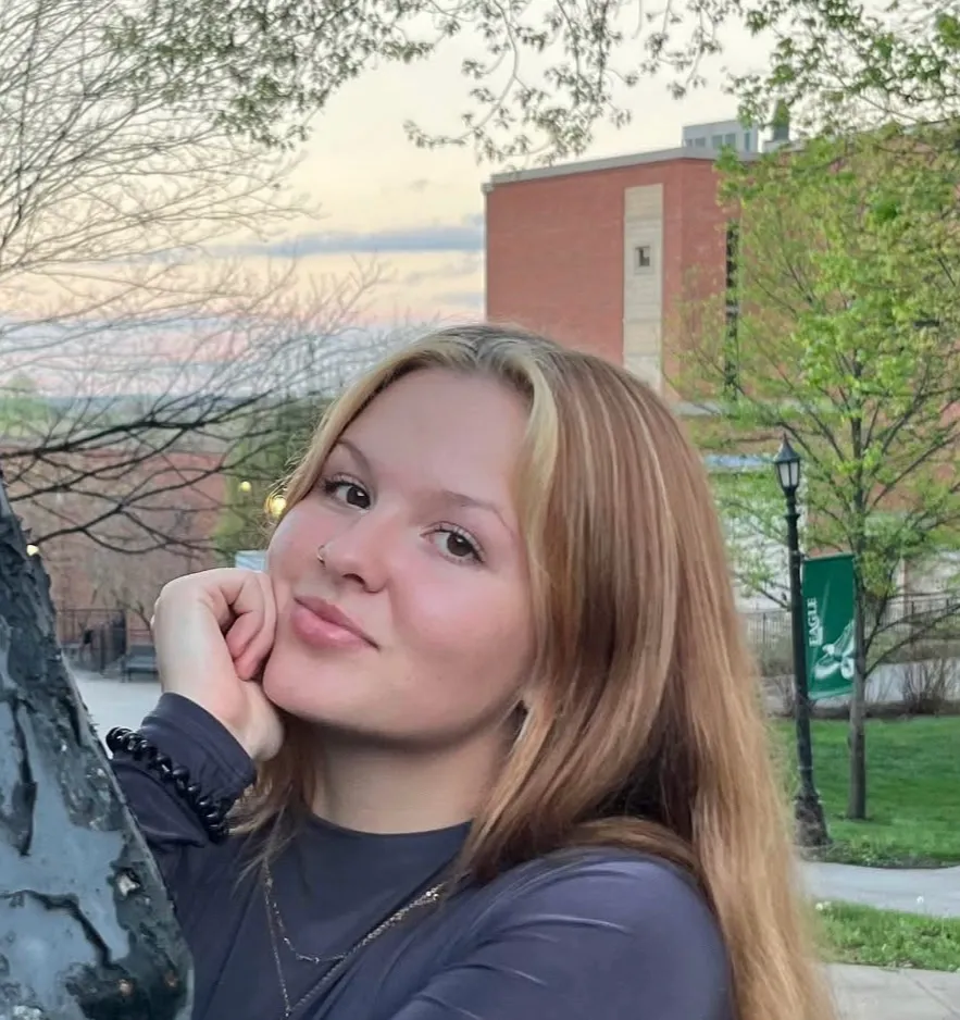 chat with ai character: Alyssa Yoder ￼