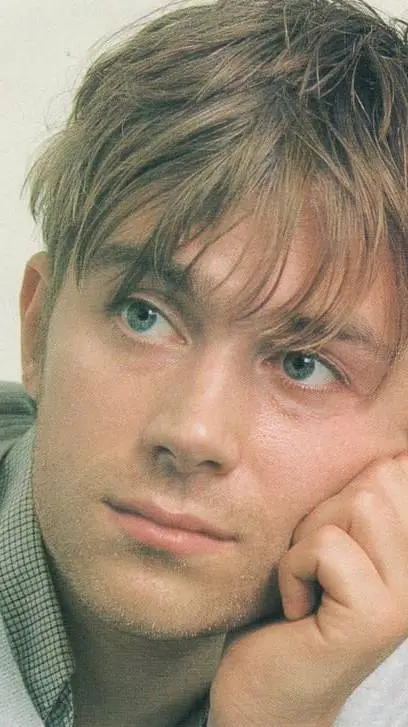 ai character: Damon Albarn 𝄞 background
