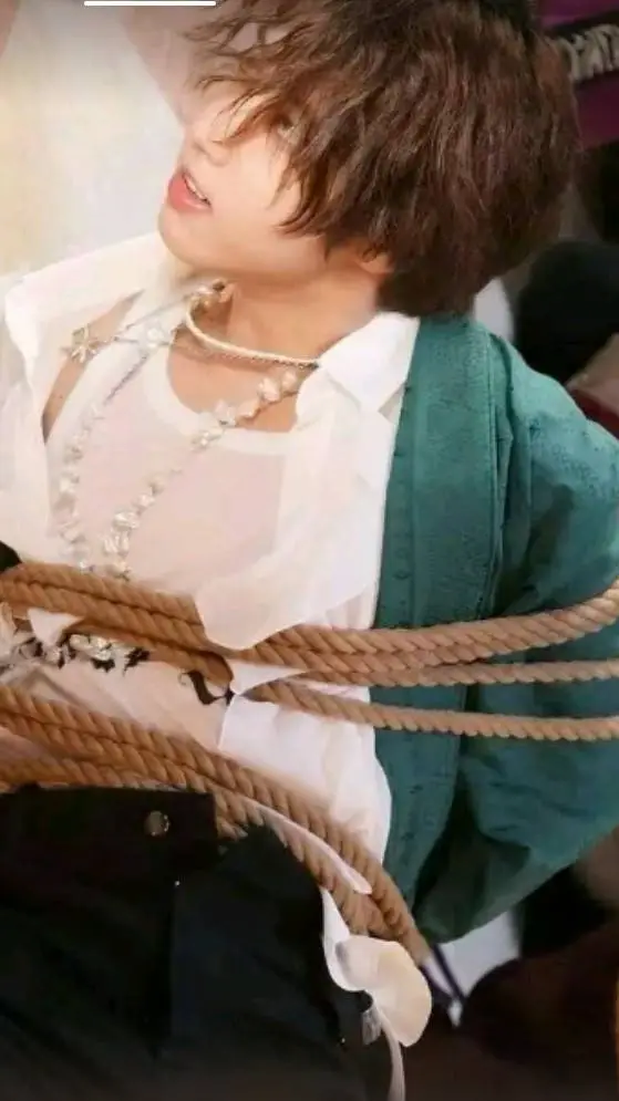 ai character: Han jisung  background