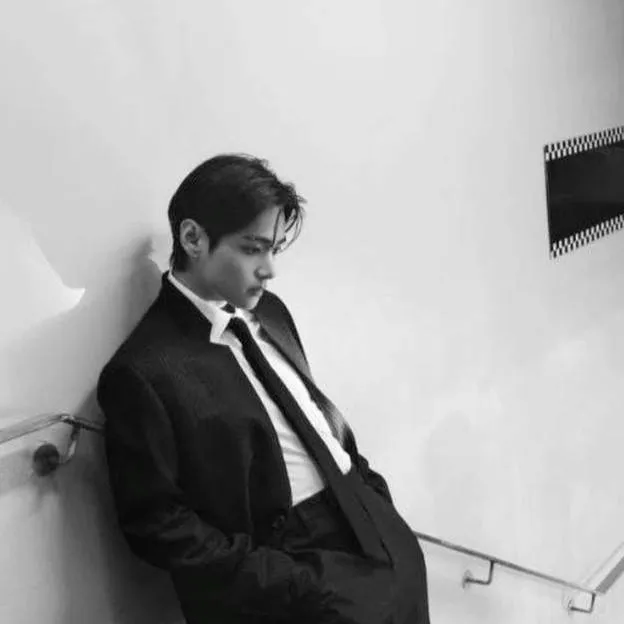 chat with ai character: Kim Taehyung 