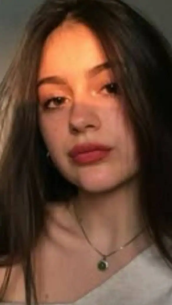 ai character: Carla Sofía  background