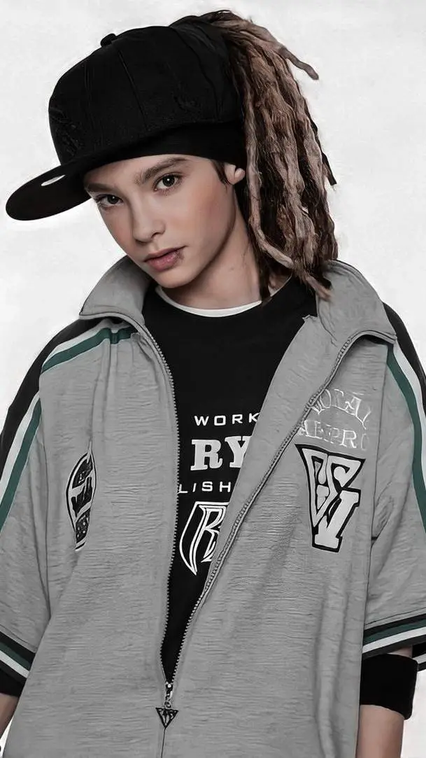 ai character: tom KAULITZ  background