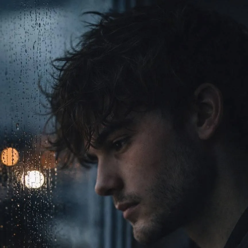 chat with ai character: Noah