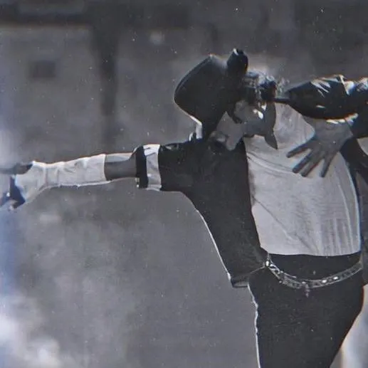 chat with ai character: Michael Jackson 