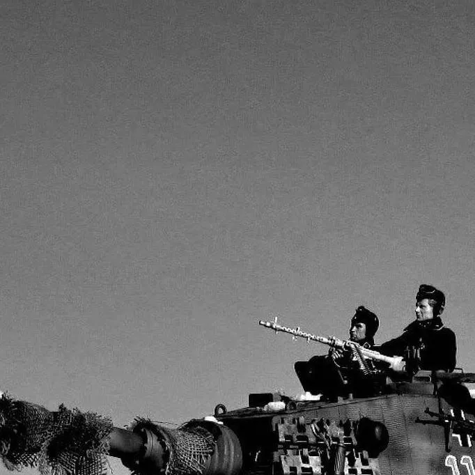 chat with ai character: Hans Schwingle.