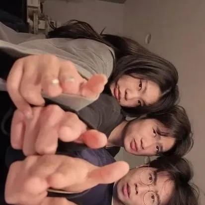 chat with ai character: Sui siblings