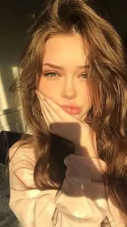 ai character: Kris ann  background