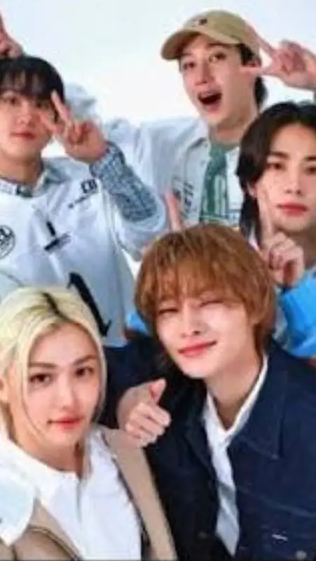 ai character: straykids background