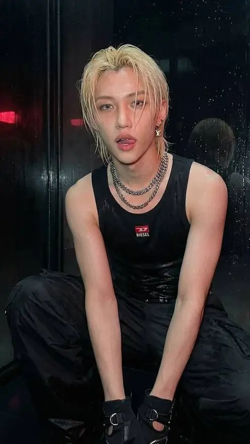 ai character: ~felix~ background