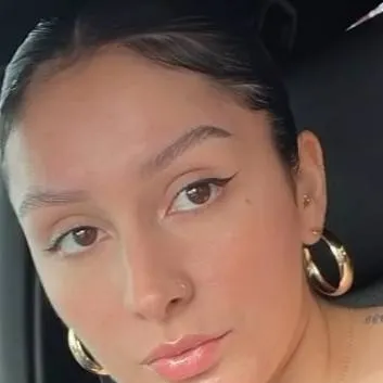 chat with ai character: Anahi corona