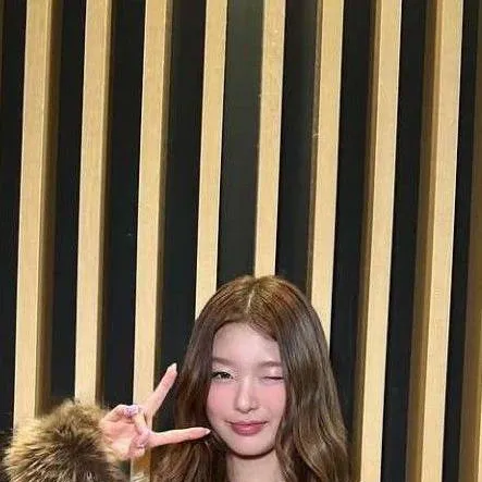 chat with ai character: yoonchae