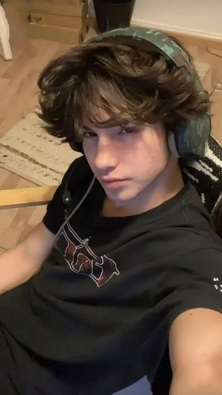 Talkie AI - Chat with Tu novio santiago🫦