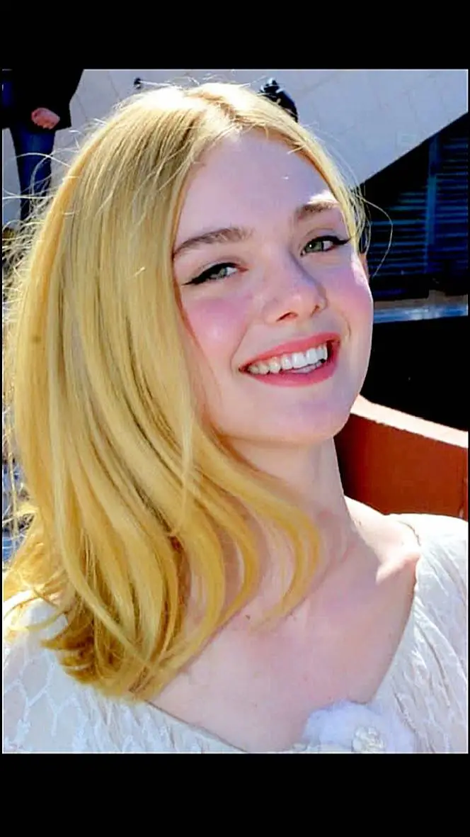 ai character: Elley K Vanderbilt background