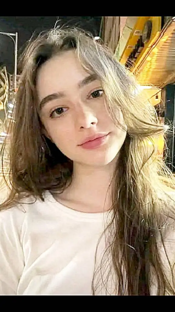 ai character: Rose K Dansil background