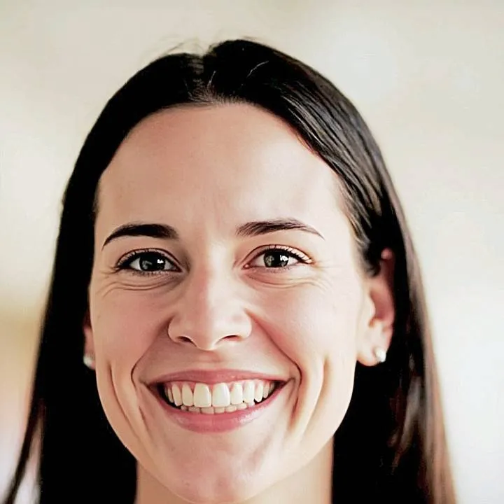 chat with ai character: Caitlin K Cone