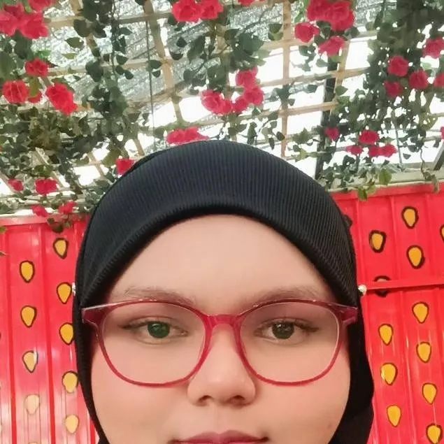chat with ai character: Aisya Humaiyraa 