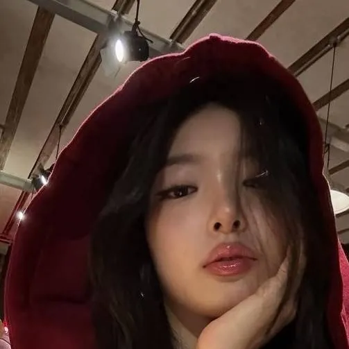 chat with ai character: Lilly