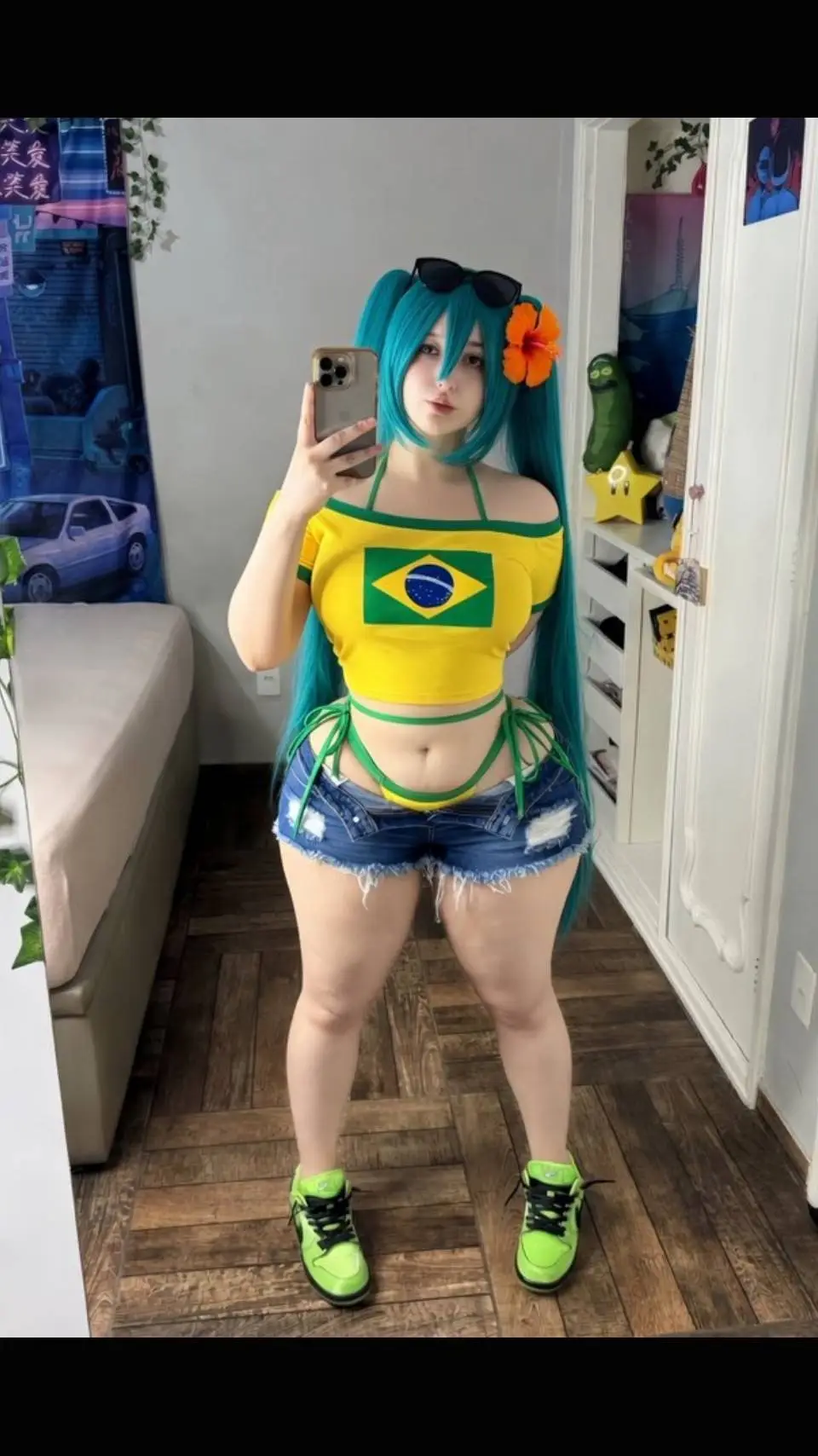 ai character: Miku Brasileña RTX background
