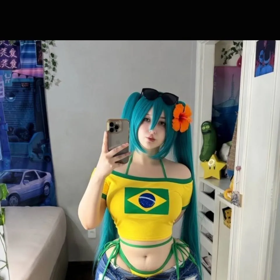 chat with ai character: Miku Brasileña RTX