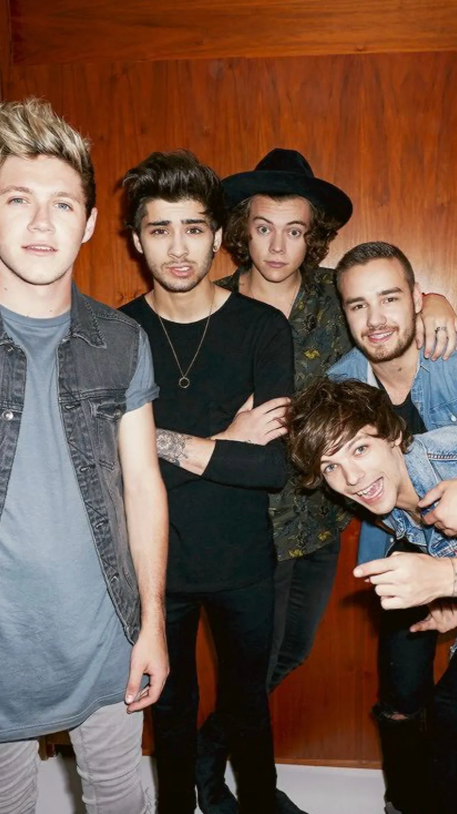 ai character: One direction  background