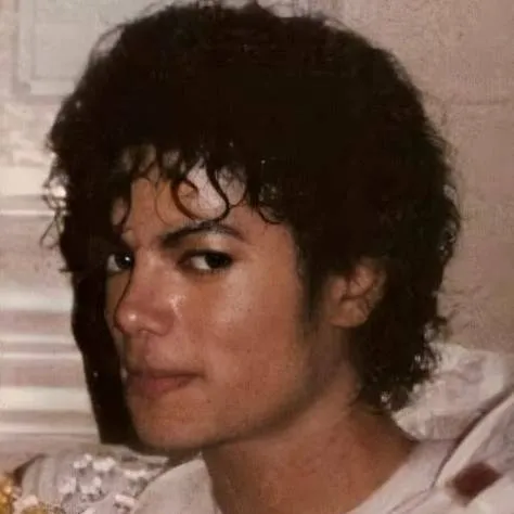 chat with ai character: michael jackson💫