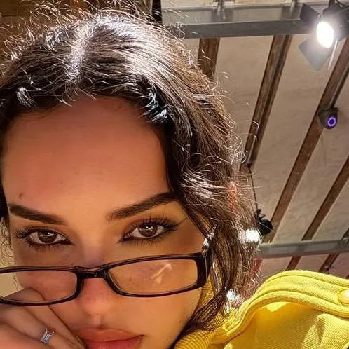 chat with ai character: 🫶 Daniela ❤️