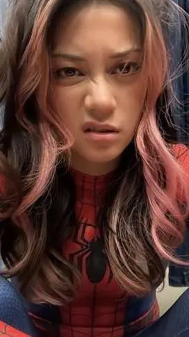 ai character: 💮Megan💮 background