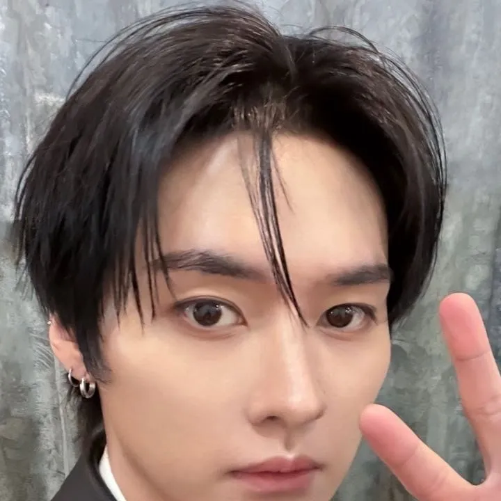 chat with ai character: 🦭~Minho~🦭
