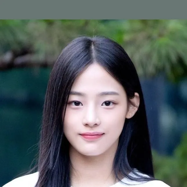 chat with ai character: Min-ji 
