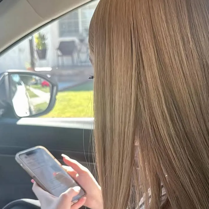 chat with ai character: sofia