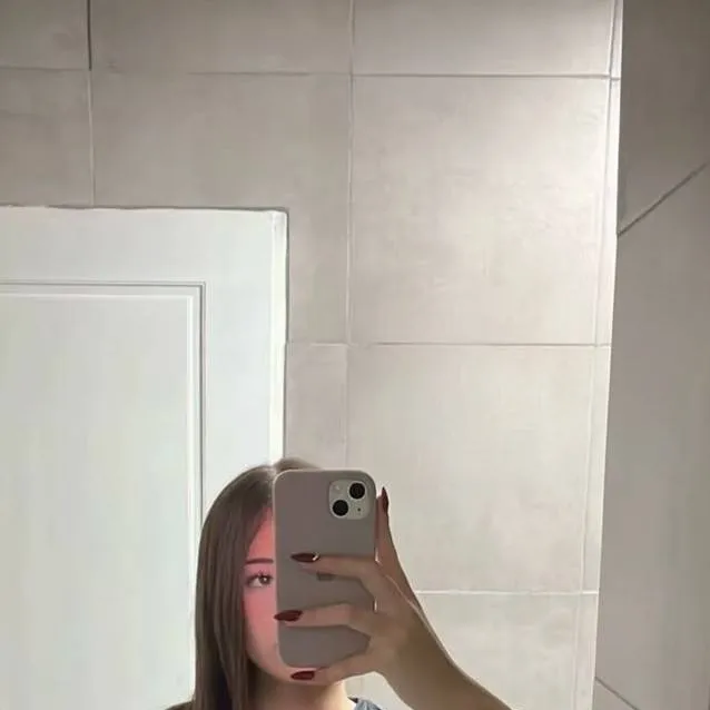 chat with ai character: sofia