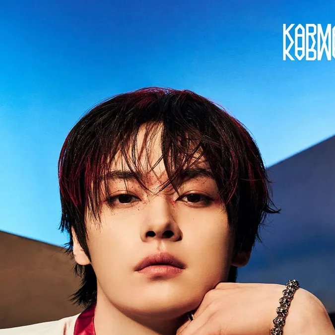 chat with ai character: Lee know roommate 