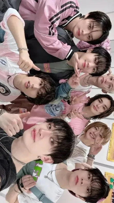ai character: Skz new member background