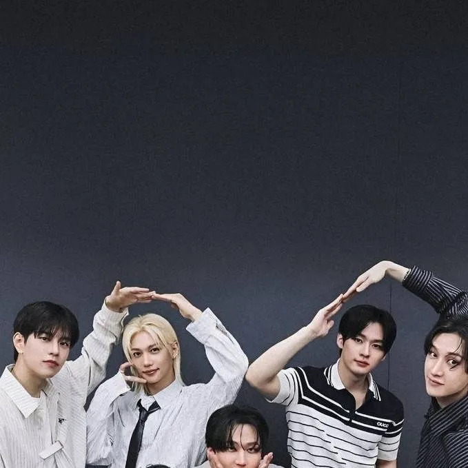 chat with ai character: Stray kids