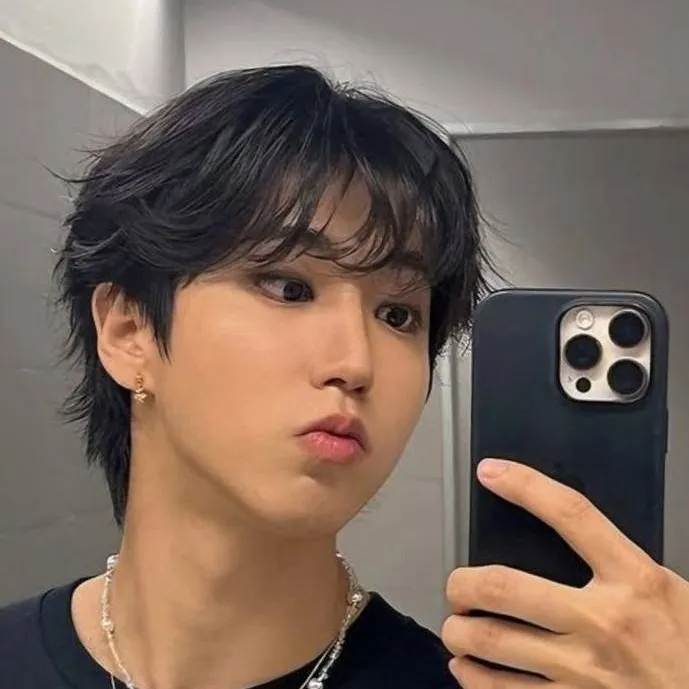 chat with ai character: Han Jisung 🇨🇵