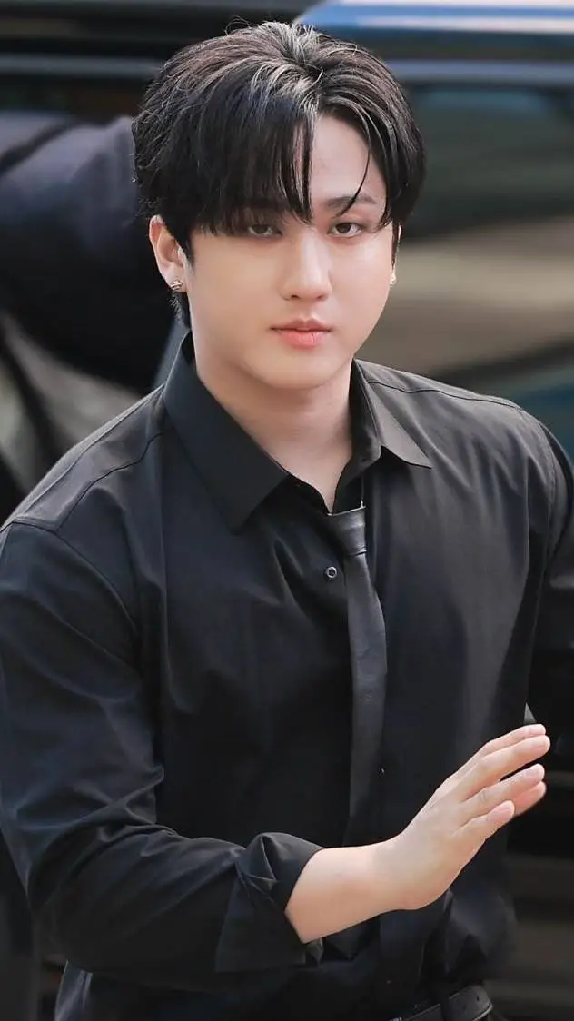 ai character: Seo Changbin 🇨🇵 background