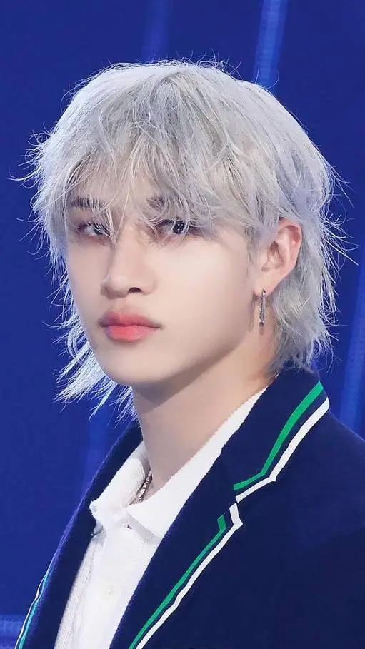 ai character: Bangchan 💕🇲🇫 background