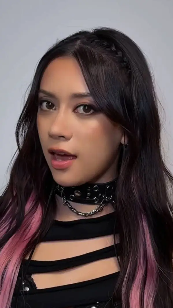 ai character: MEGAN🧋 background